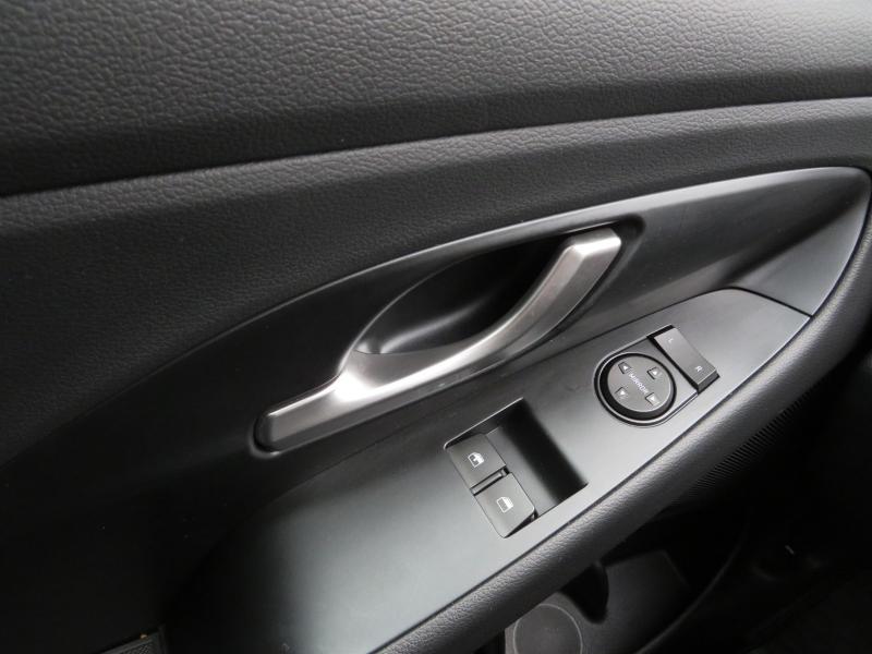 Prodám Hyundai i30 1.5 CVVT - Photo 14